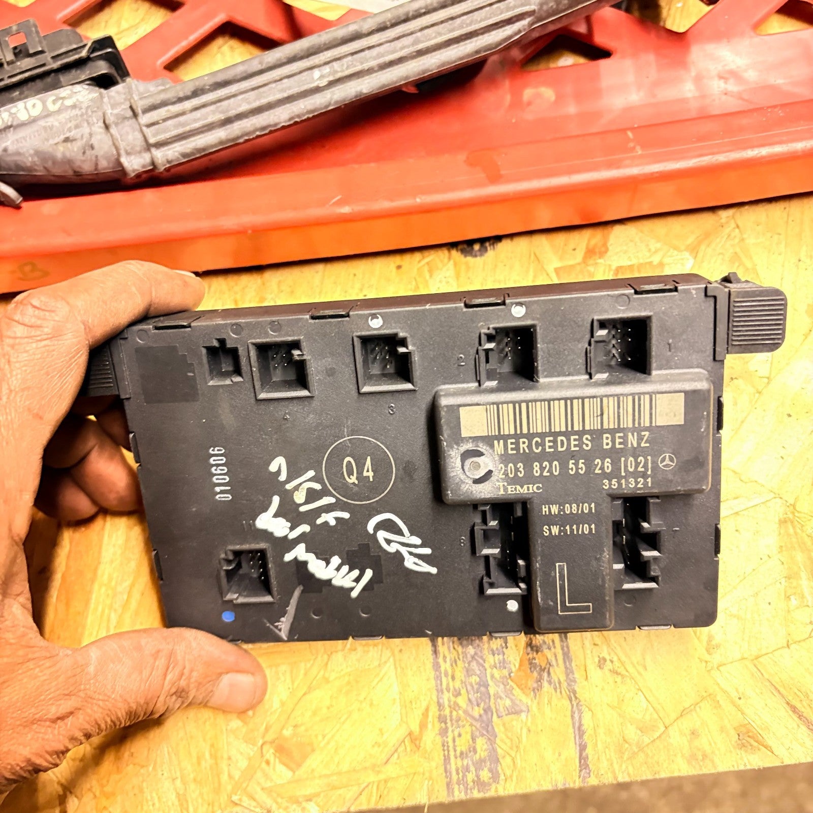 MERCEDES W203 C Class Nearside Front Passenger Front Door Module 2038205526