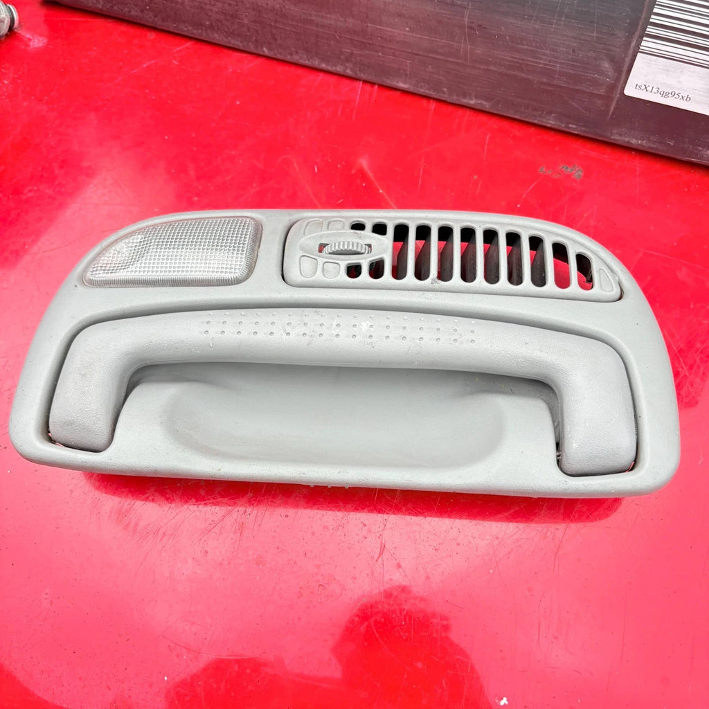 Kia Sedona 2004 Right Side Rear Handle w/Air Vents & Light OK552 51 310