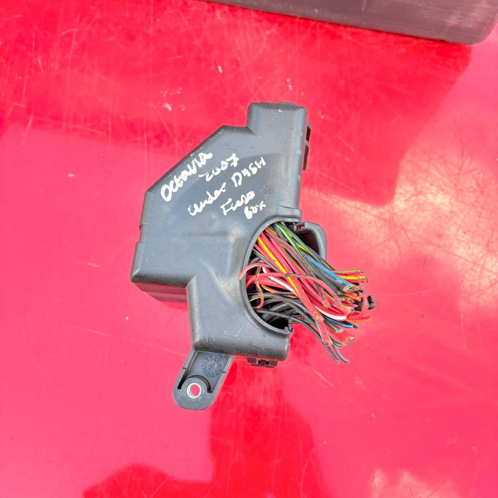 SKODA Octavia GOLF 2007 MK6 INTERIOR Under Dash FUSE BOX PANEL 2061751961