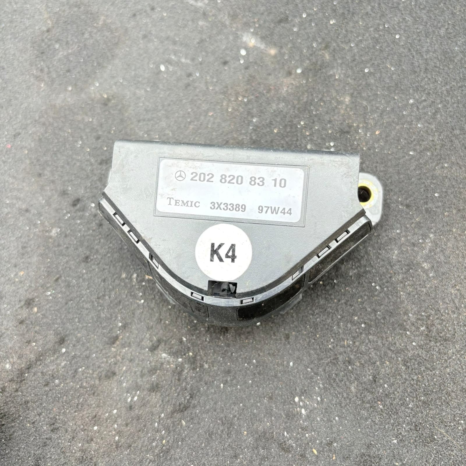 1998 MERCEDES CLK 320 ALARM MOTION SENSOR 2028208310