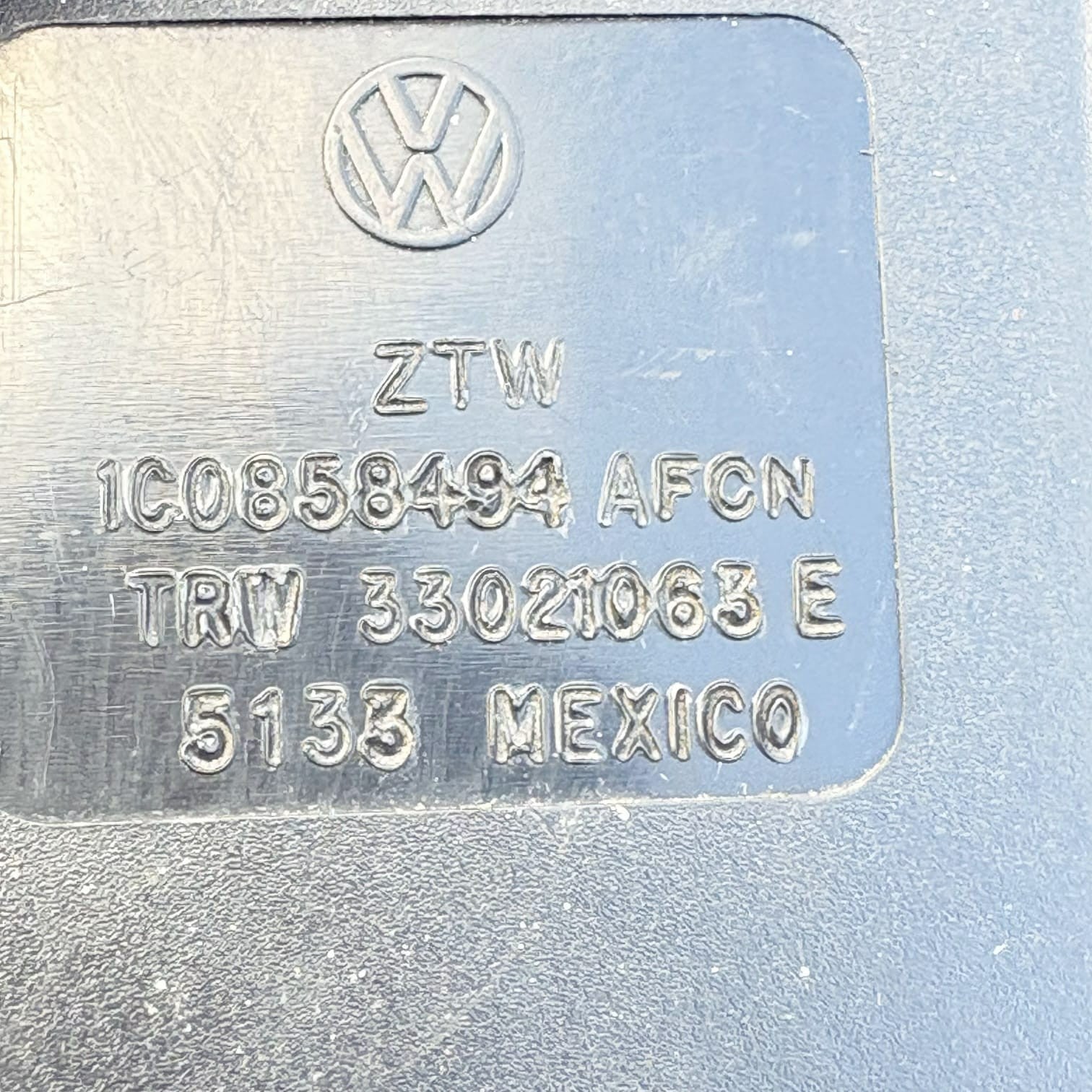 VW New Beetle 3 Door 2002-2010 Rear Right Seat Belt Buckle Catch 1C0858494
