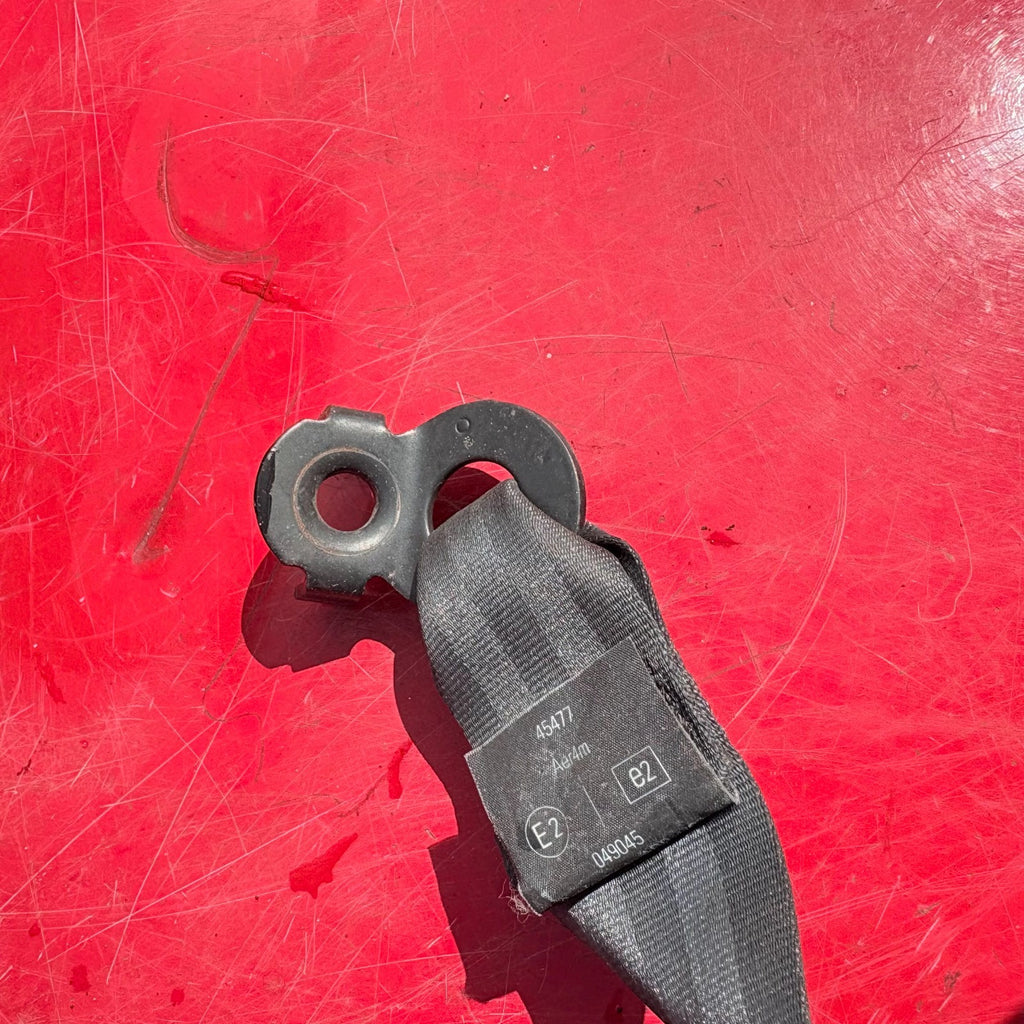 Renault Clio Mk2 2003 Passenger Side Rear Seat Belt (3303 9389) (282145A)