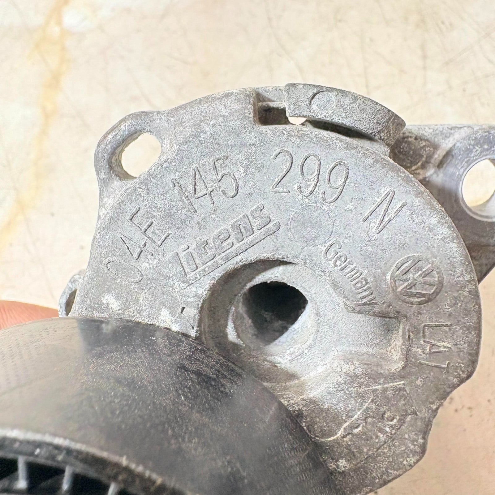 Skoda Fabia MK3 NJ3/NJ5 2014-2021 1.2 TSI Aux Belt Tensioner 04E145299N