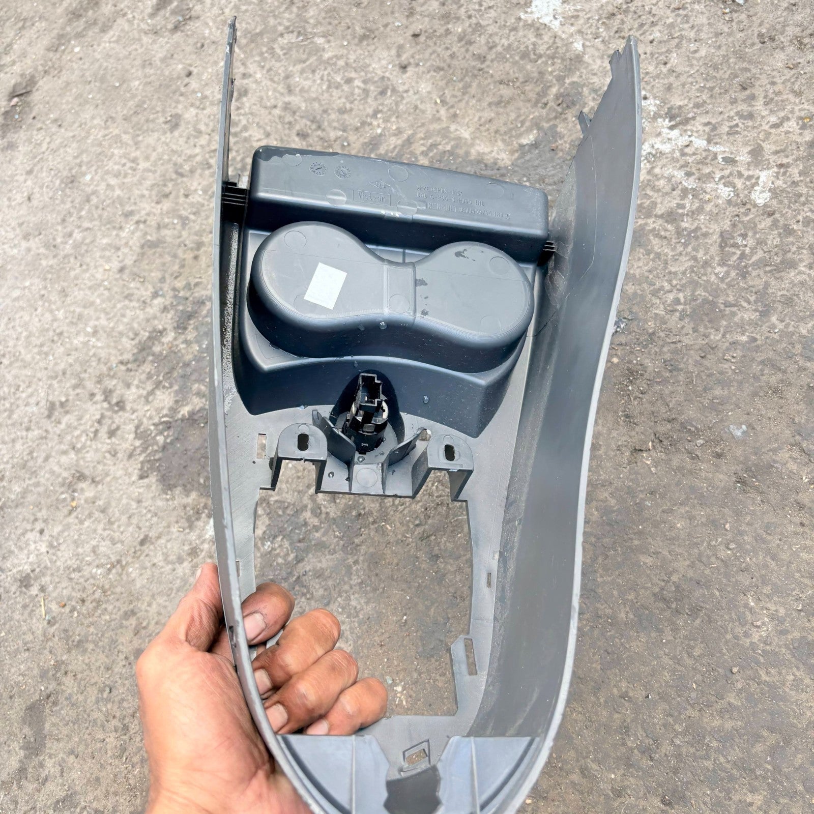 RENAULT TWINGO II CN0 2007-2014 GEARSTICK SURROUND 12V SOCKET 8200455794