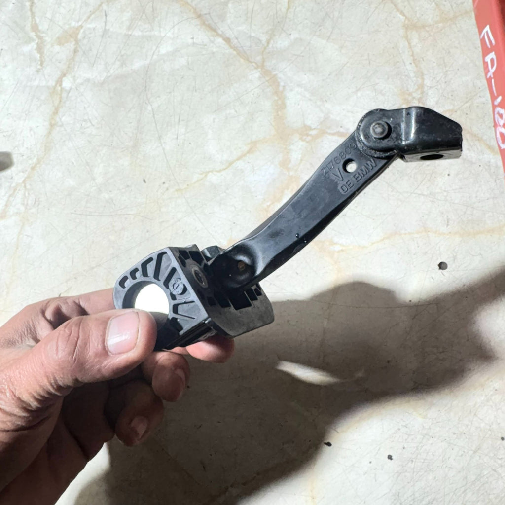 BMW 1 Series E87 5-Door 2004-2011 Front LH Door Check Strap Stop Limiter 7176809