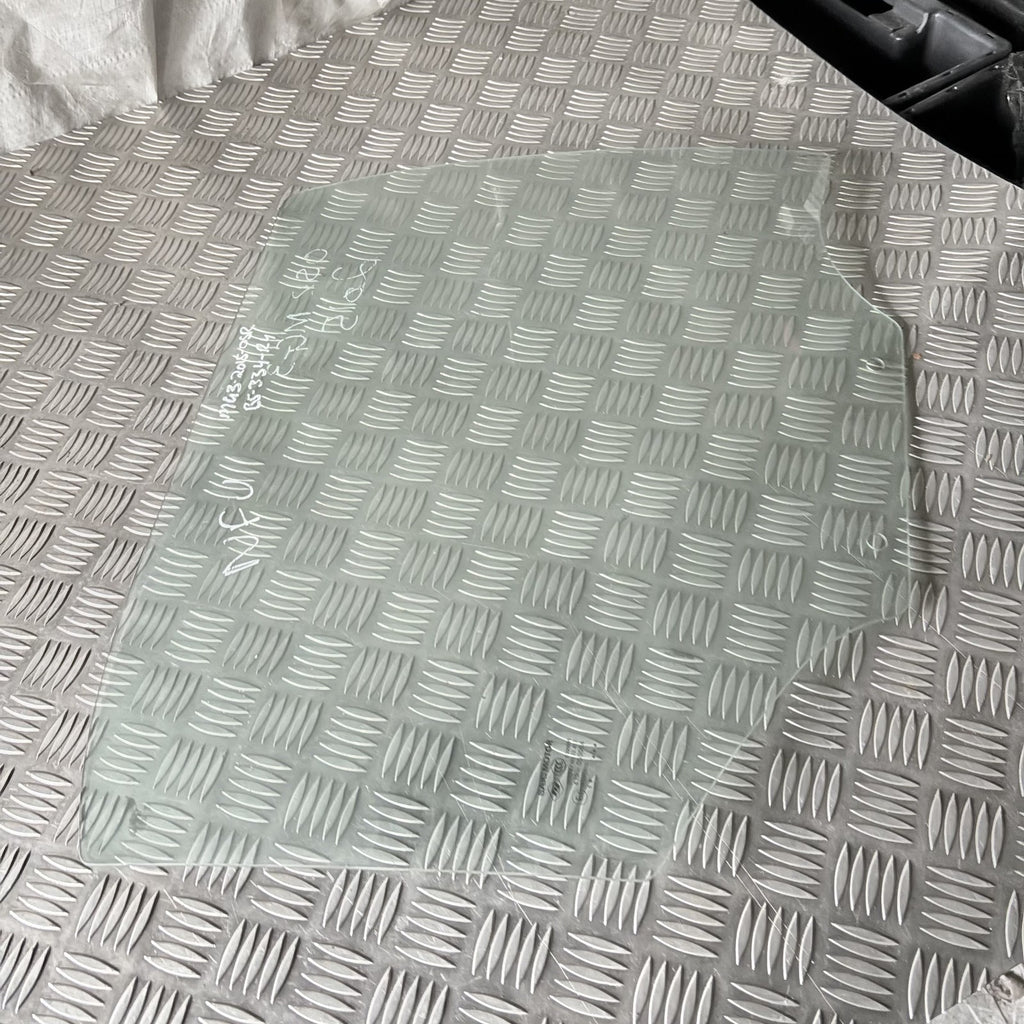 SUZUKI GRAND VITARA Left Front Passenger Side Door Window glass