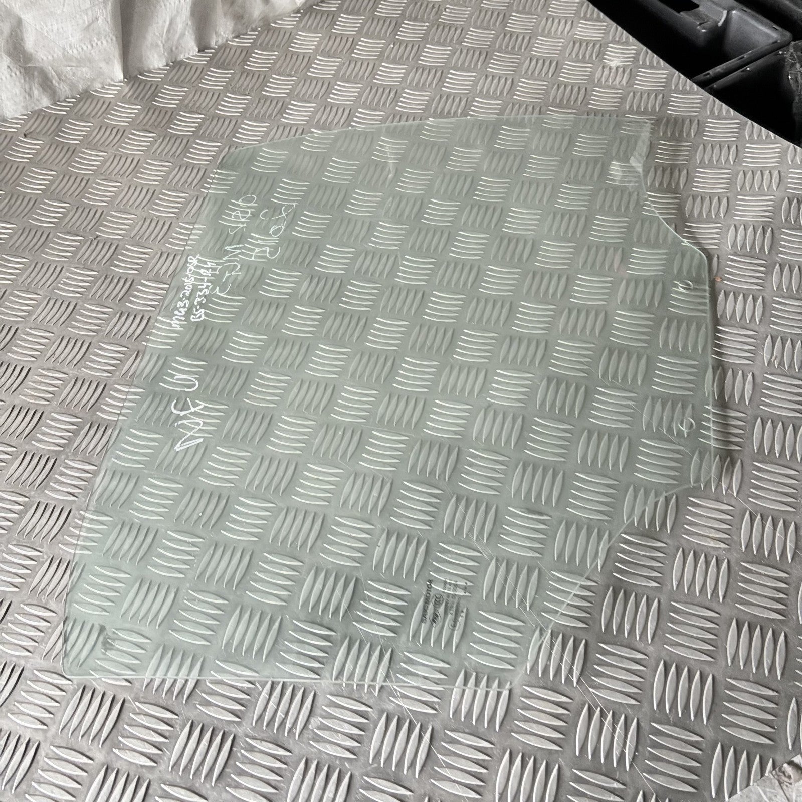 SUZUKI GRAND VITARA Left Front Passenger Side Door Window glass