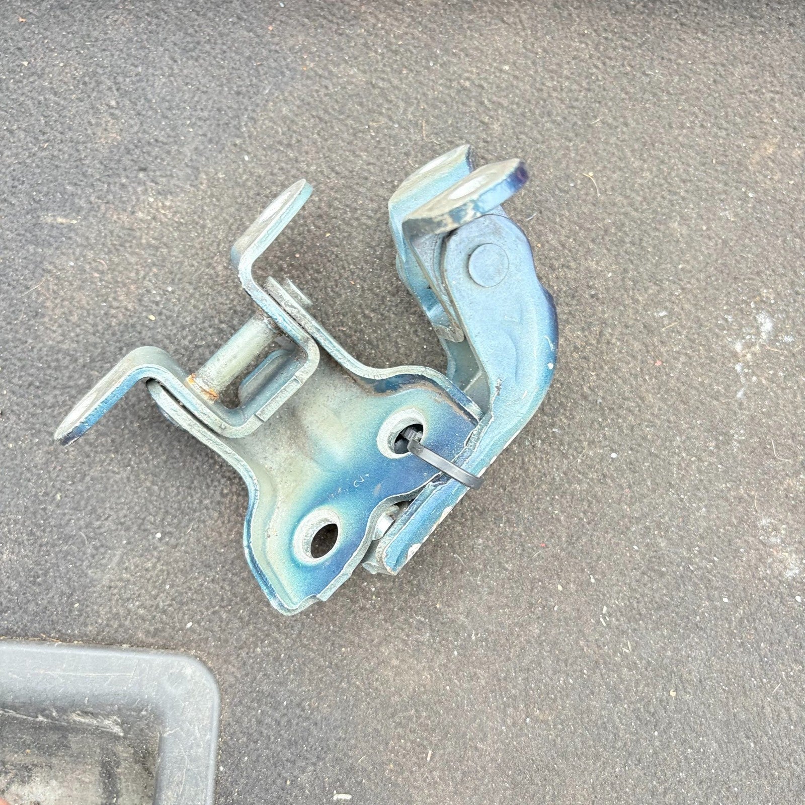 Toyota Avensis T25 2003-2008 Front Left Passenger Door Hinges Upper+Lower LH