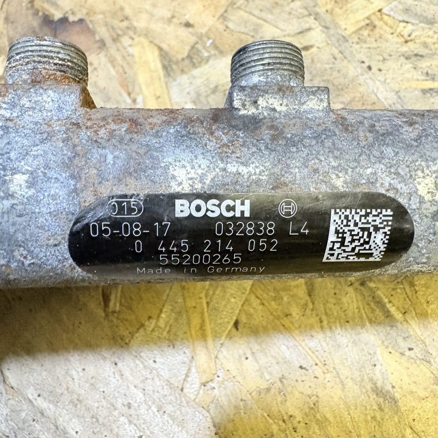 Fiat Doblo Punto Idea Lancia Musa 1.9 JTD Diesel Fuel Rail 0445214052 55200265