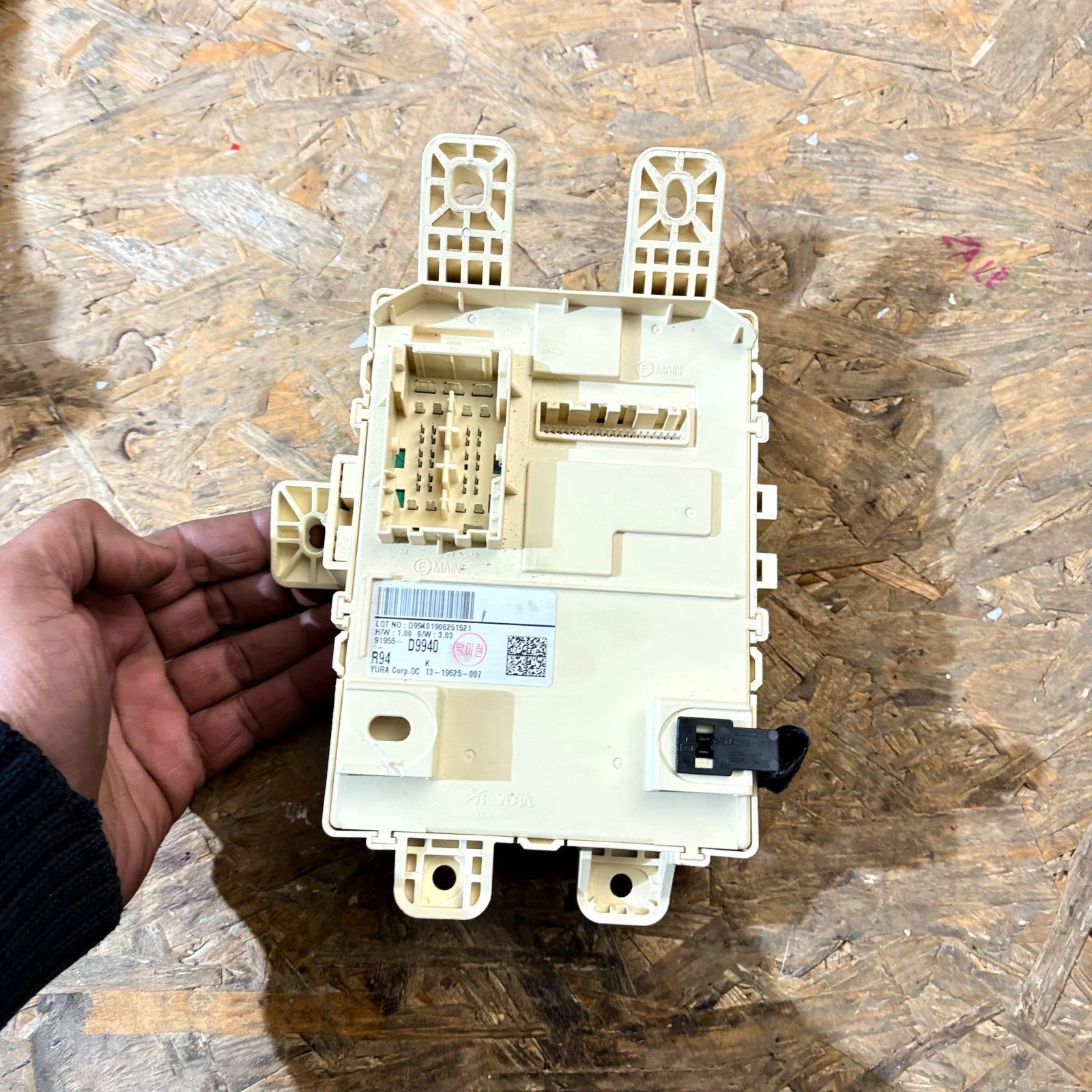 KIA SPORTAGE MK4 QL DASH FUSE BOX JUNCTION BOX MODULE 91955-D9940