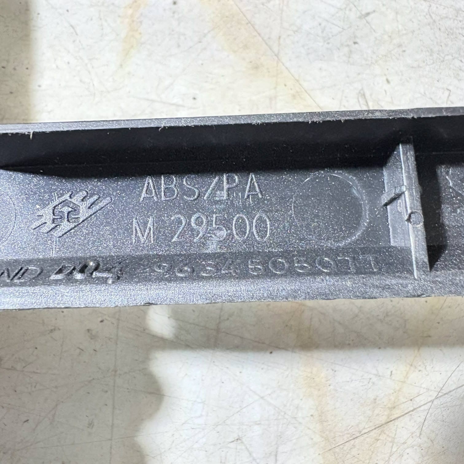 PEUGEOT 307 Break 3E Center Console Air Vent 9634505077 2.0 Diesel 66kw 22693287