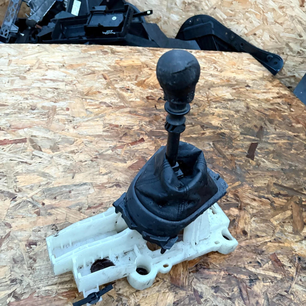Mitsubishi Outlander Mk2 2006-2012 5 Speed Manual Gear Shifter Lever Assembly