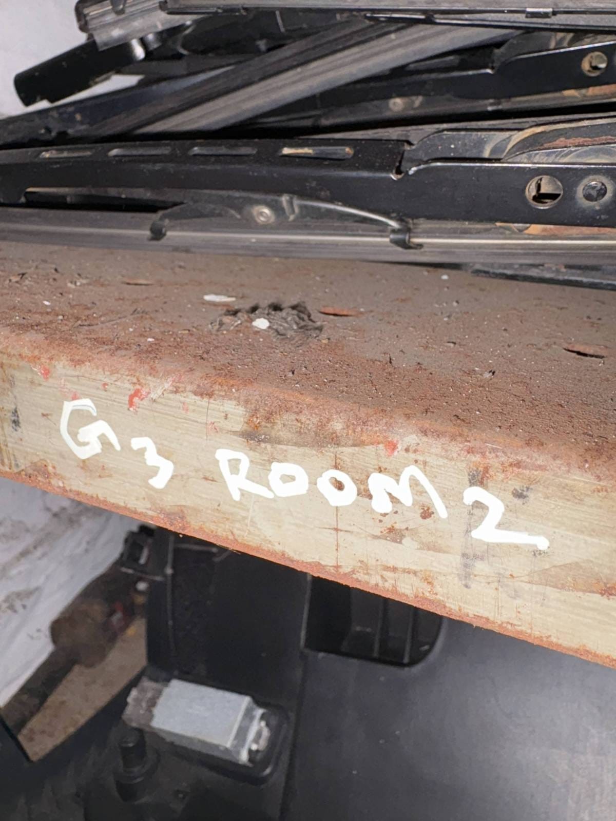 FORD FOCUS FRONT WINDSCREEN WIPER ARMS BM5117526AC