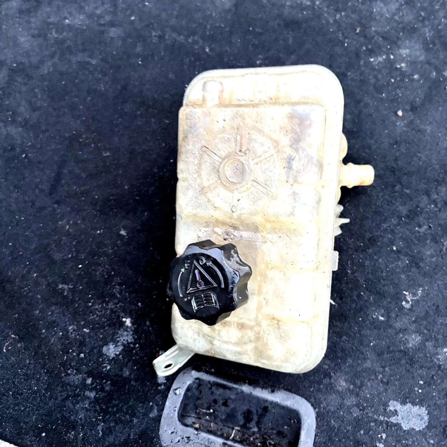 Expansion Tank coolant (RADIATOR EXPANSION TANK BOTTLE )for Ci UK1289042-26 2008