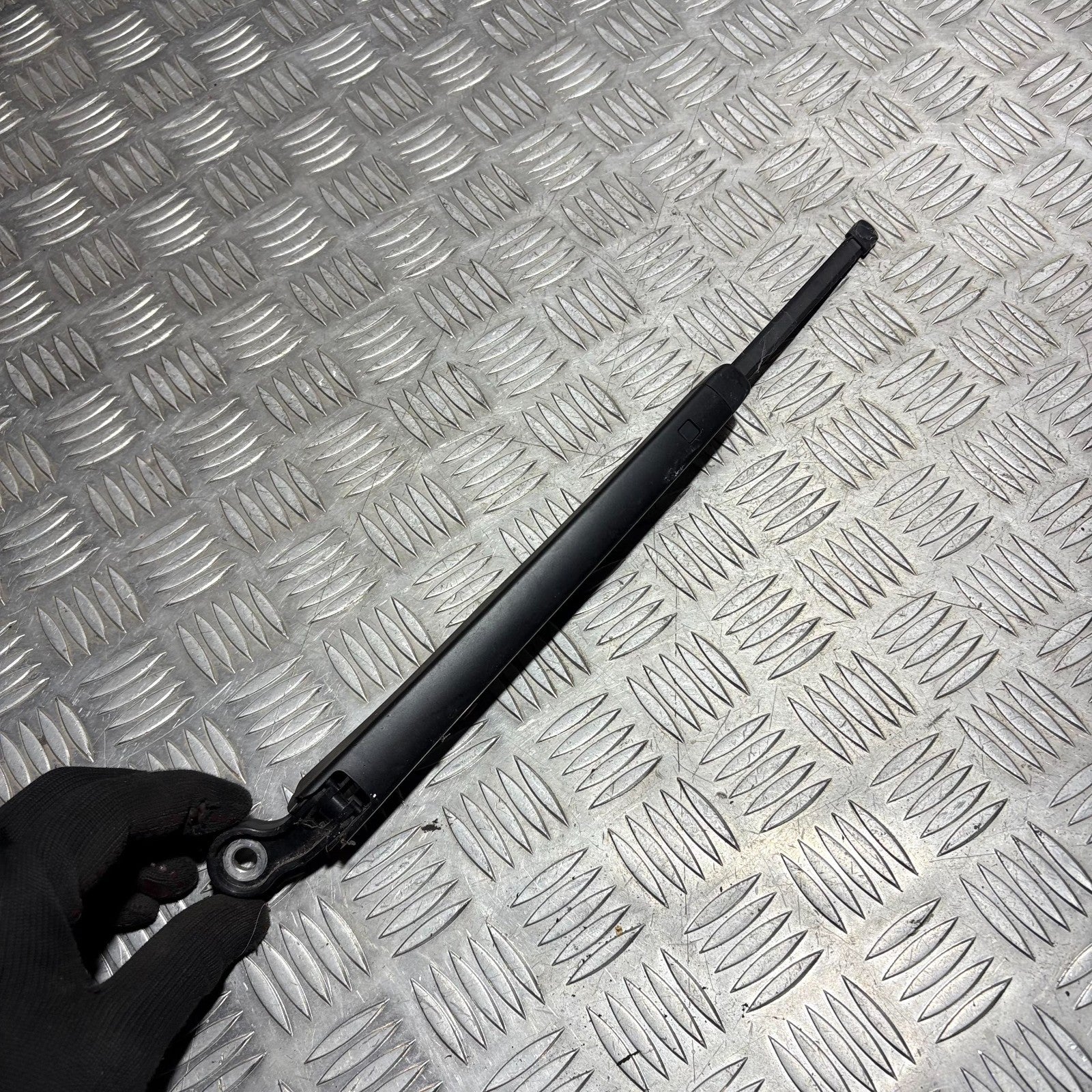 2017-2021 VOLKSWAGEN POLO Rear Wiper Arm & Blade