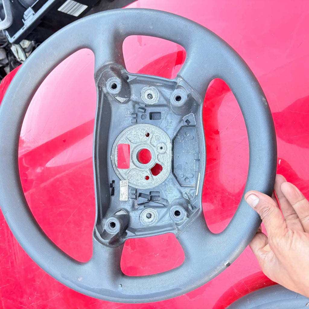 Audi A4 2.5 v6 4-Spoke Steering Wheel 8E0000124