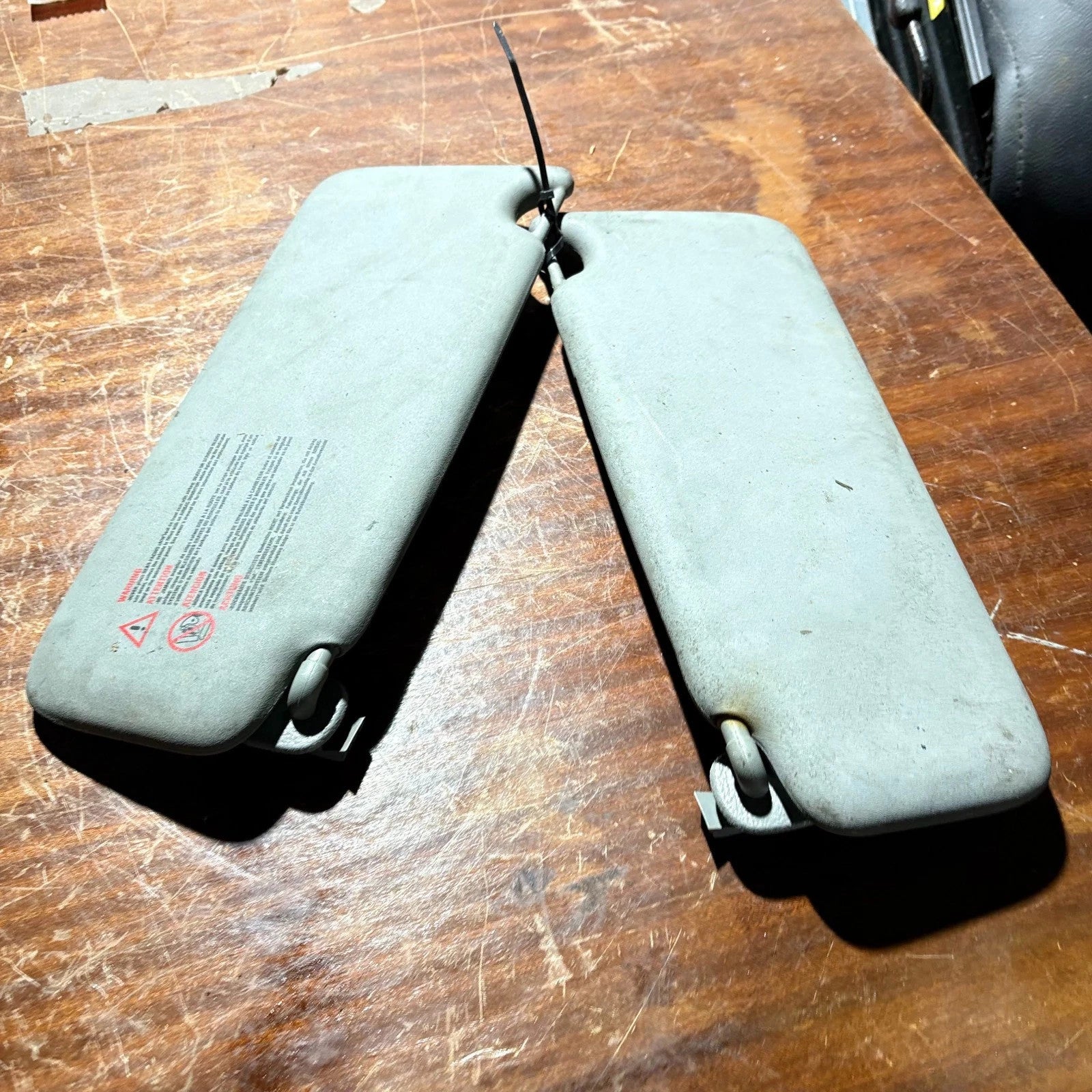 Renault Clio MK2 MK3 Twingo Pair of Sun Visors Left&Right 7700849117 7700849118