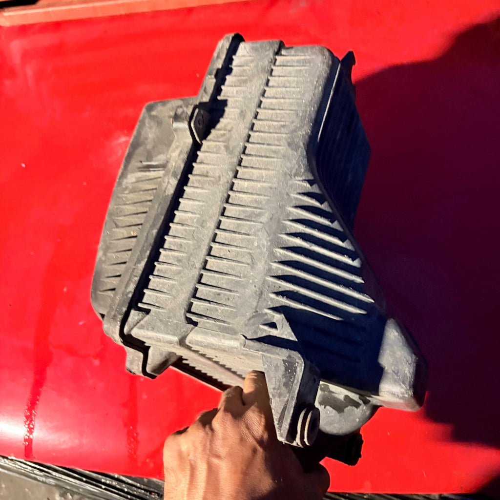Kia Sedona 2002-2006 Air Filter Box Air Cleaner Housing