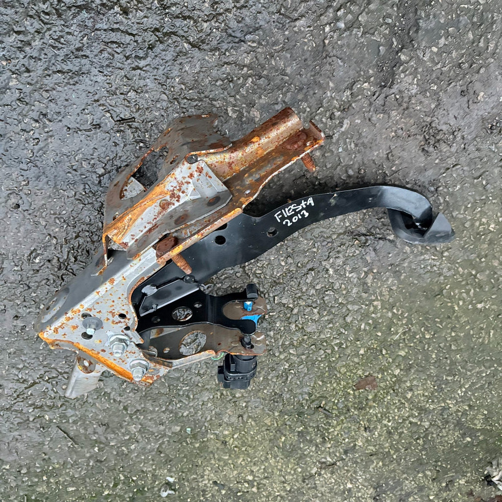 Ford Fiesta Brake Pedal Assembly Pedal Box Bracket 8V51-2450-BF 2008-2013