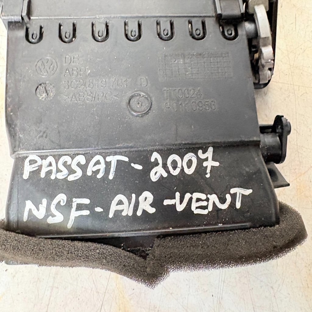 2005-2010 VW PASSAT DASH AIR VENT PASSENGER FRONT LEFT SIDE 3C2819701D
