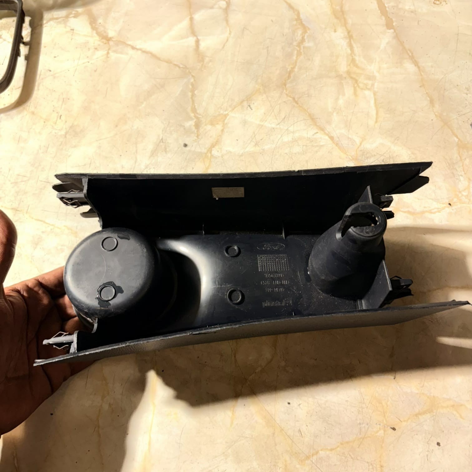 FORD KA MK2 CENTRE CONSOLE CUP HOLDER 2014 735433913,, B18