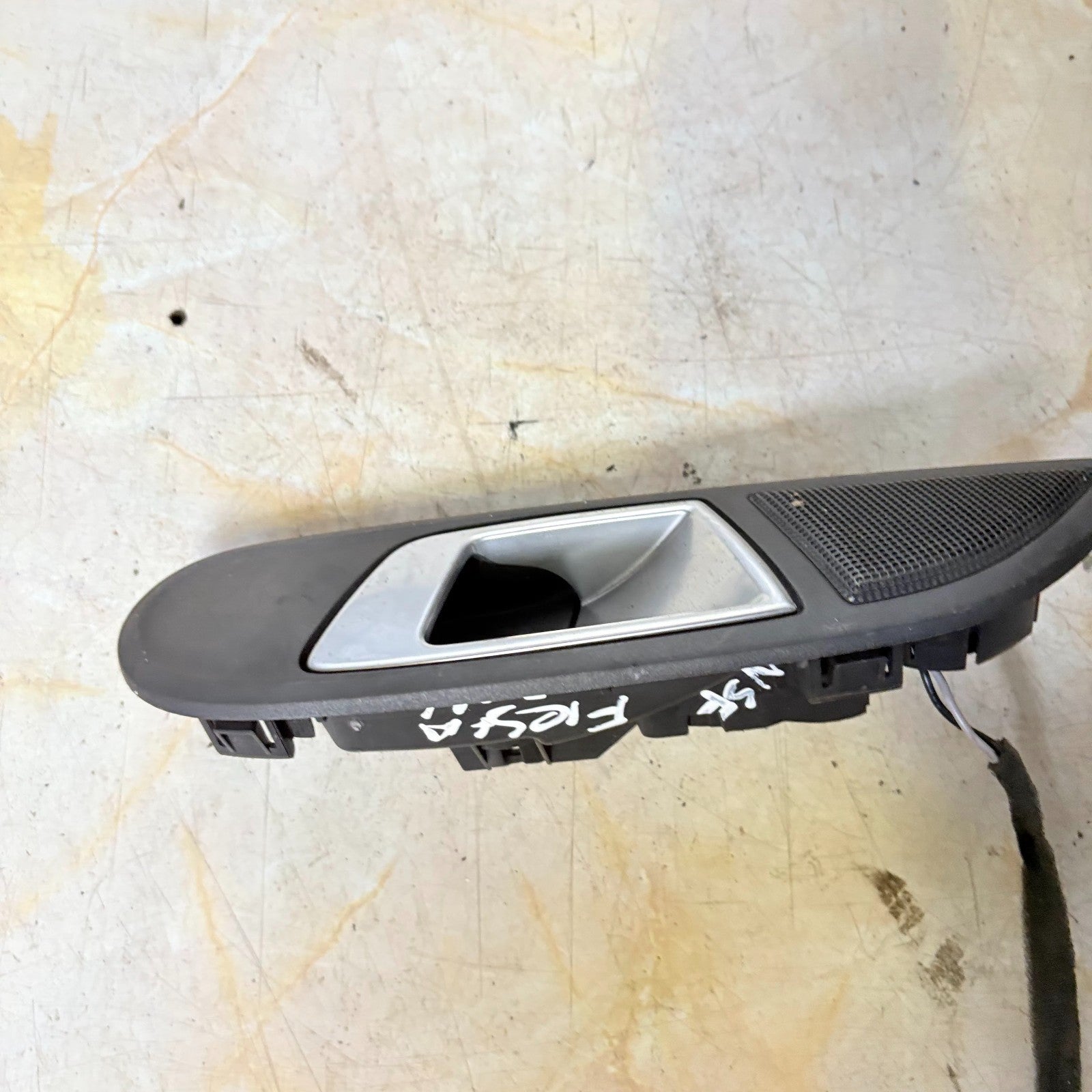Ford Fiesta Mk7 2008-2016 Front Left Interior Door Handle & Tweeter Passenger