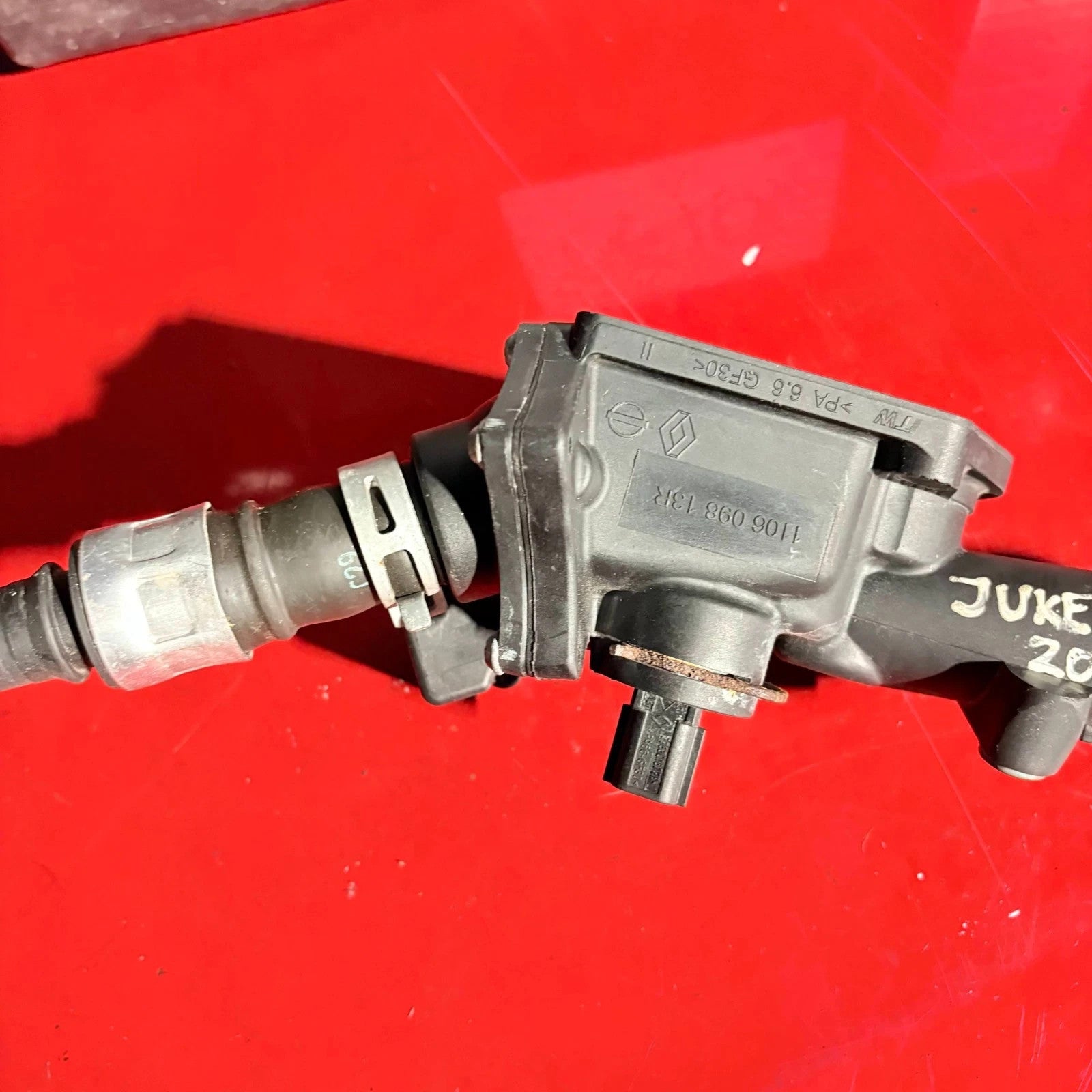 Nissan Juke 2014 thermostat housing 110609813R