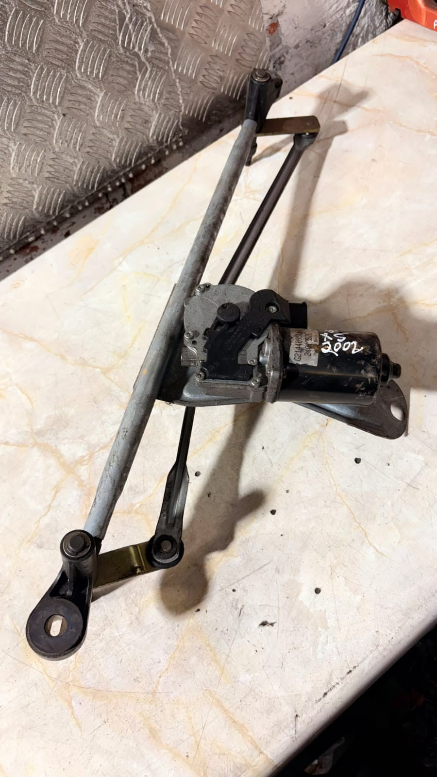 2002 BMW X5 E53 Front Windscreen Wiper Motor & Linkage 475196