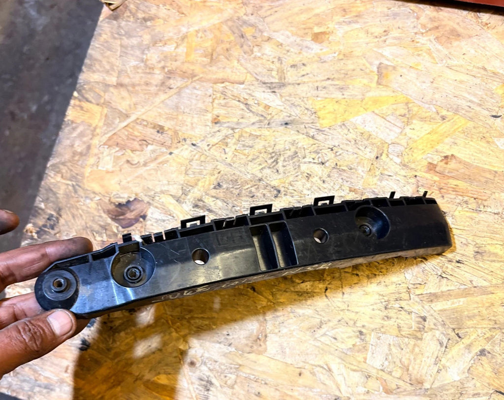 NISSAN JUKE REAR BUMPER BRACKET 2015 PASSENGER LEFT SIDE 85229BV80A