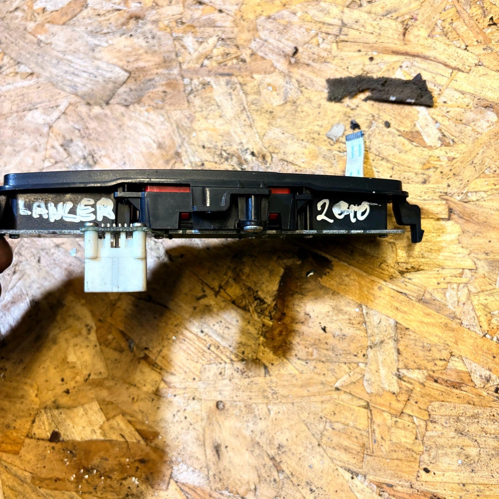 MITSUBISHI LANCER GS4 2008-2011 HAZARD WARNING SWITCH AIRBAG DASH PANEL