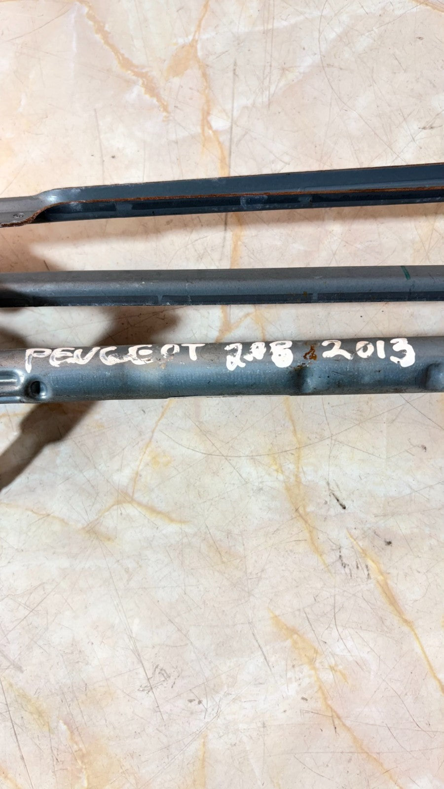 2013 PEUGEOT 208 Front Wiper Motor 0 390 241 578