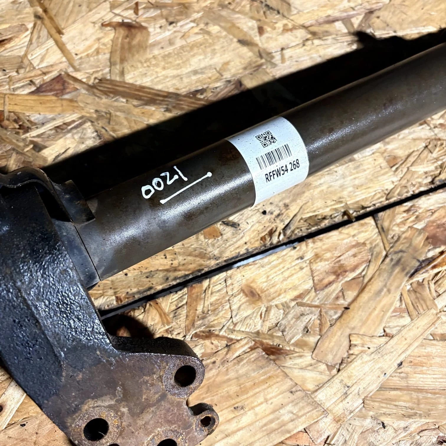KIA SPORTAGE 1.6L Petrol MANUAL RIGHT DRIVE SHAFT 49560-D7610