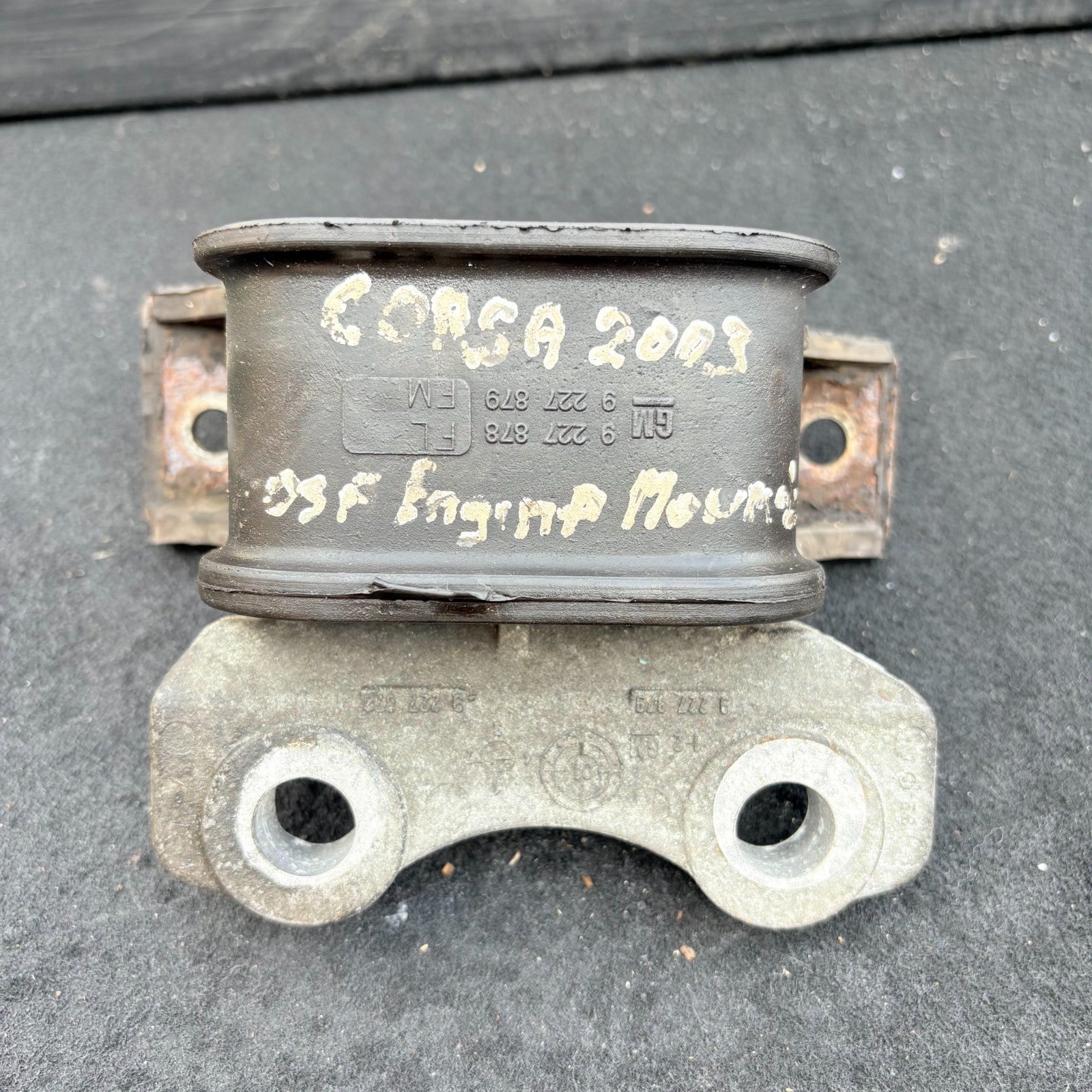 2003 VAUXHALL CORSA DRIVER SIDE LEFT Front Engine Mount 9 227 878