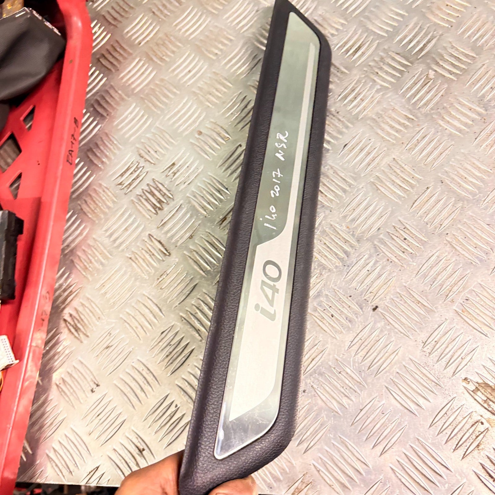 HYUNDAI I40 2017 REAR LEFT SIDE DOOR SILL STEP COVER TRIM