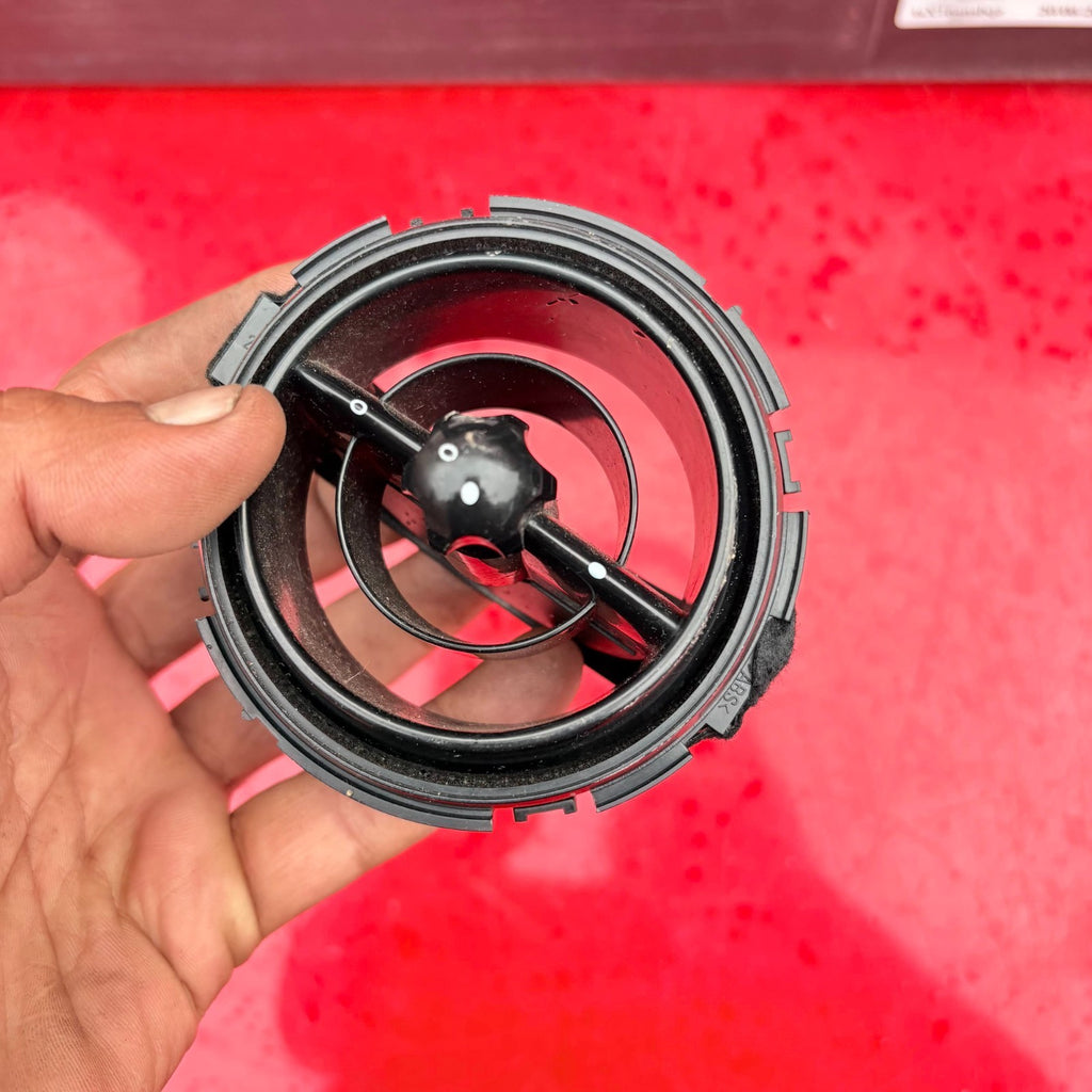 Mini Cooper R56 OSF Driver Right Front Centre Air Vent 2006-2013