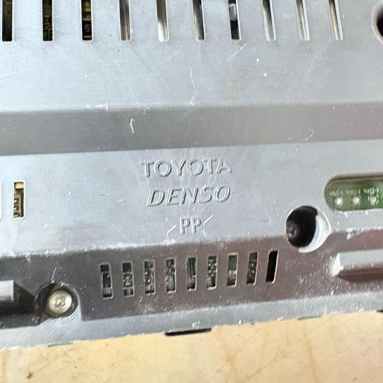 Toyota Avensis T25 2.2 D-4D Speedometer Instrument Cluster MB257430-5642