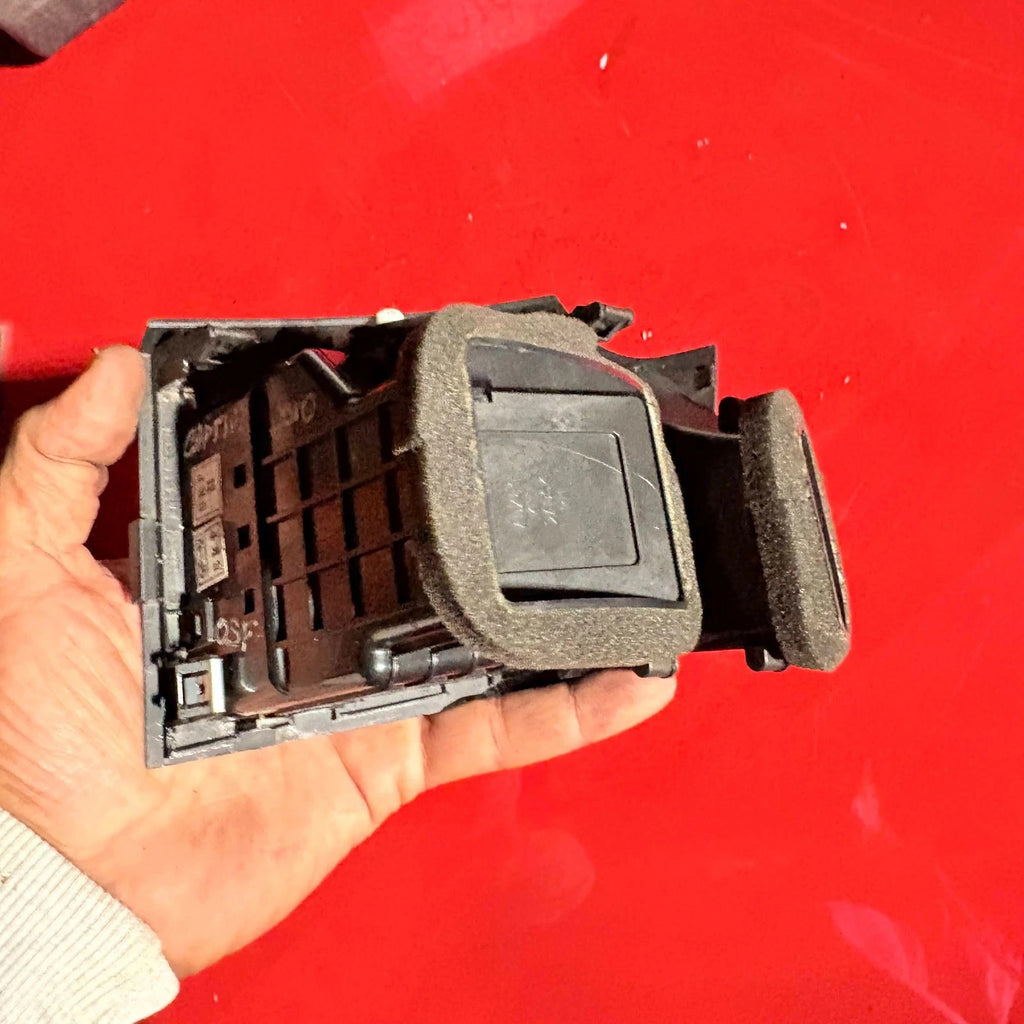 2010 CHEVROLET CAPTIVA DASHBOARD AIR VENT FRONT RIGHT DRIVER SIDE