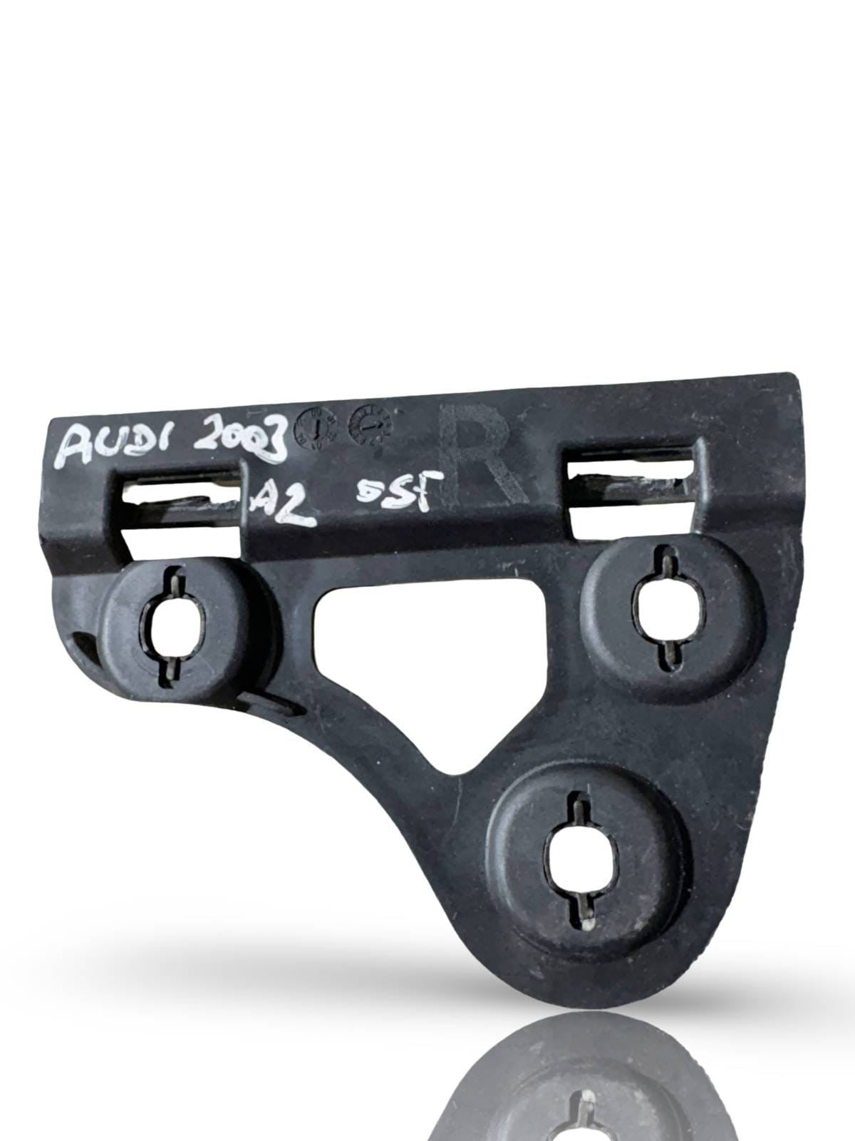 2003 AUDI A2. 1.4 PETROL. 8Z0821250A BUMPER SUPPORT BRACKET