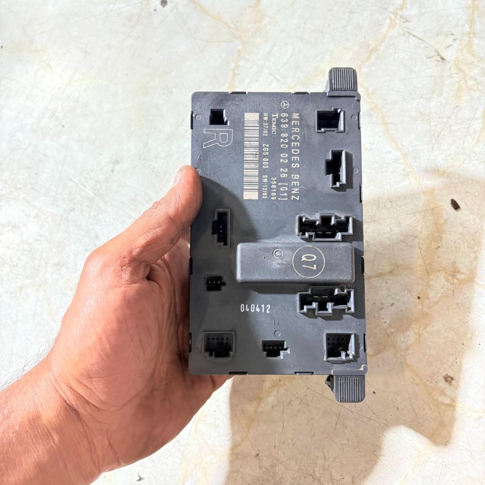 1996-2005 MERCEDES VITO O/S/F DOOR CONTROL MODULE 639 820 02 26