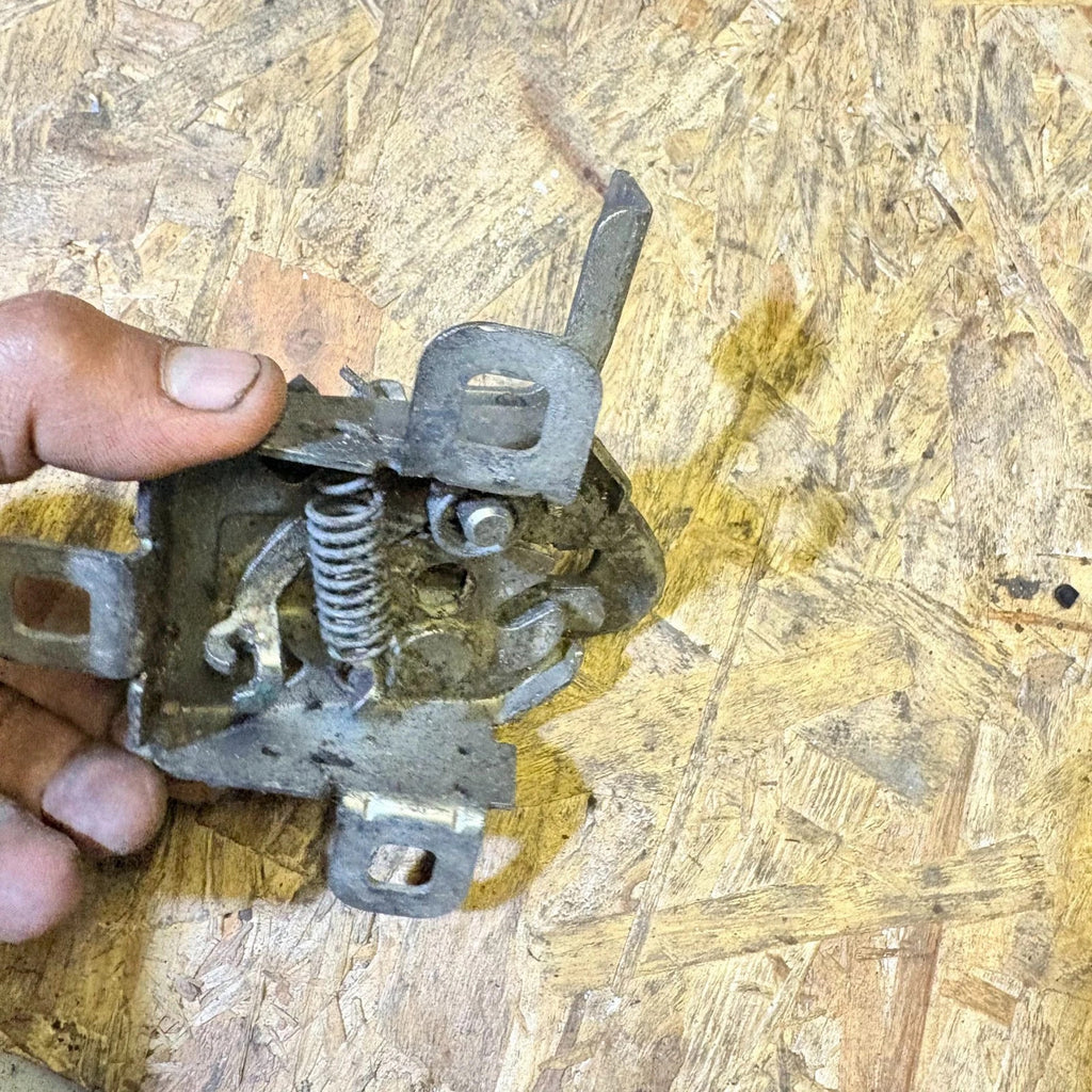 Fiat Panda 2009 Bonnet Lock Mechanism