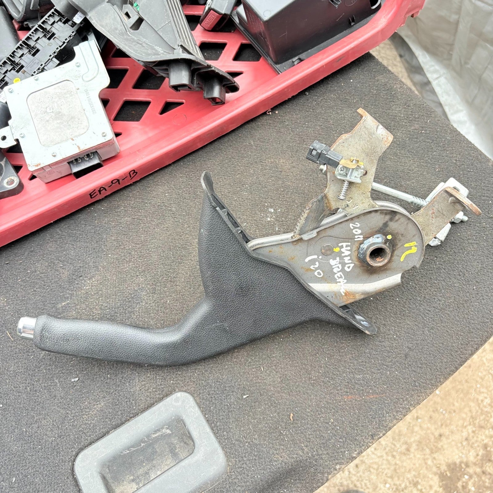 HYUNDAI I20 2008-2015 HAND BRAKE