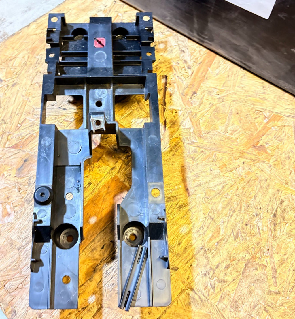 MINI Cooper Handbrake Bracket 51167131830 7131830 R50 R53 04-06 R52 05-08