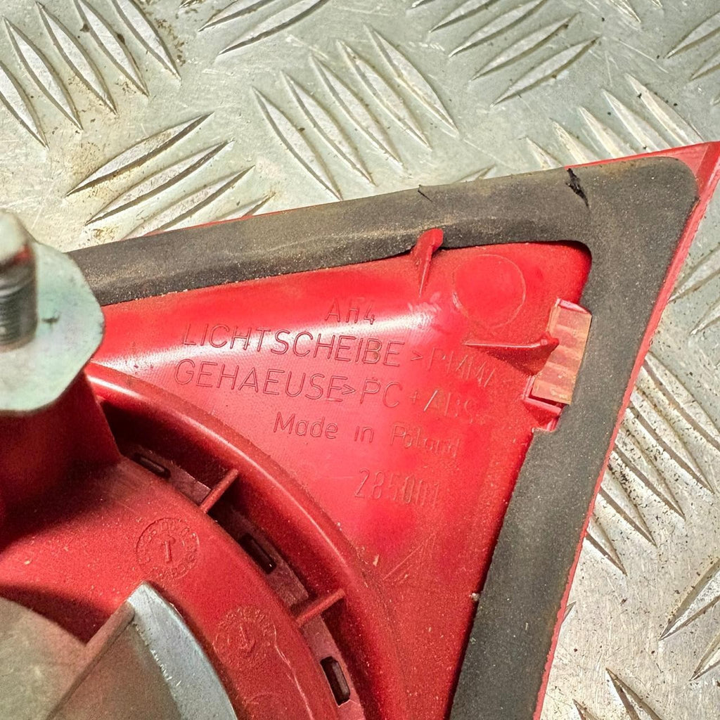 2006-2008 VW GTI GOLF BOOT BRAKE LIGHT NEAR SIDE REAR