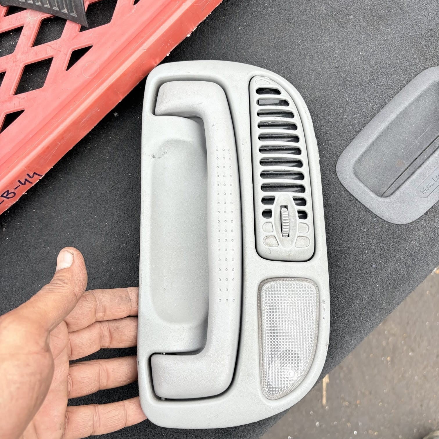 KIA SEDONA 2004 DOOR HANDLE-INTERIOR (FRONT PASSENGER SIDE) 0K55251320 NSR