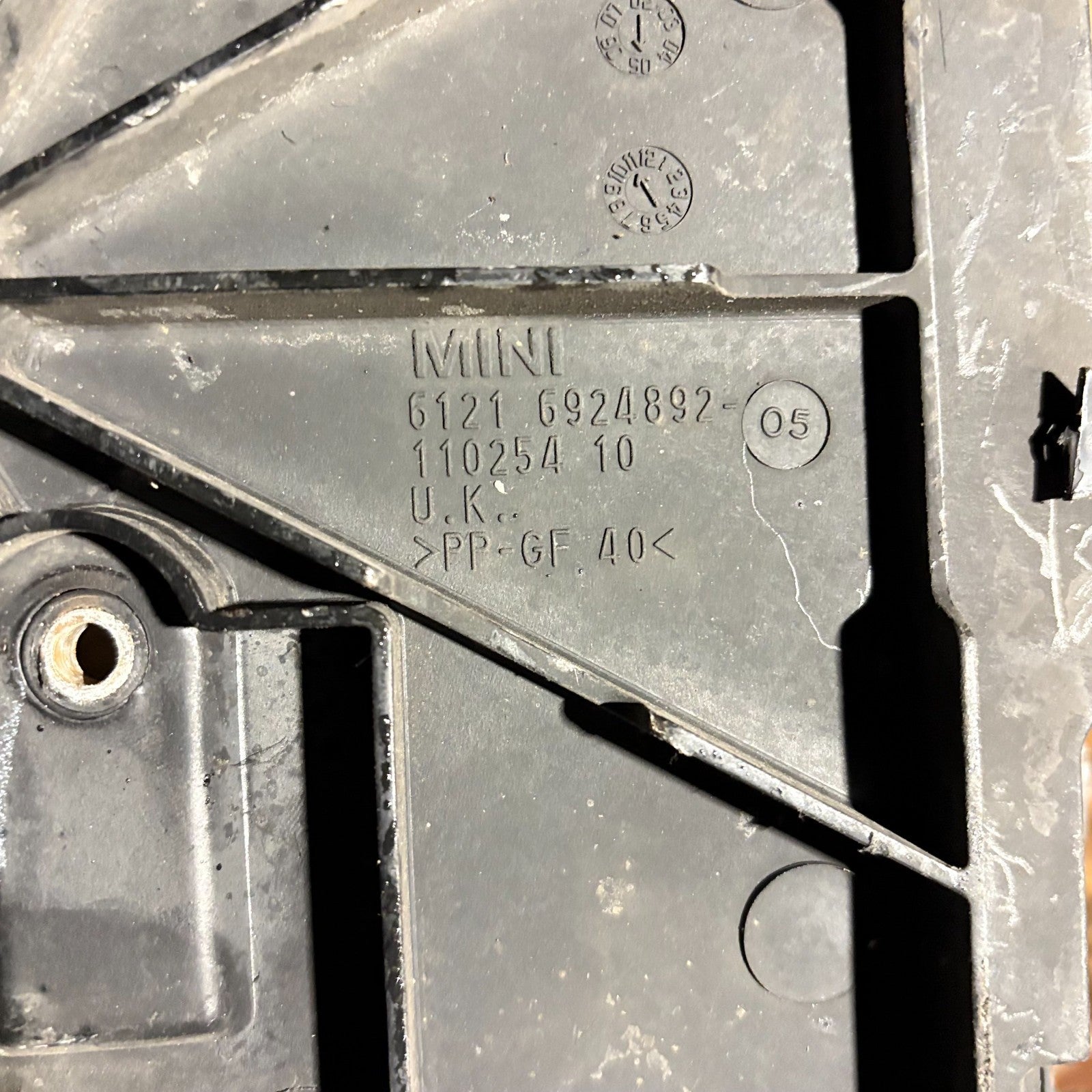 MINI COOPER R52 CONVERTIBLE 2004-2008 BATTERY BOX 6924892