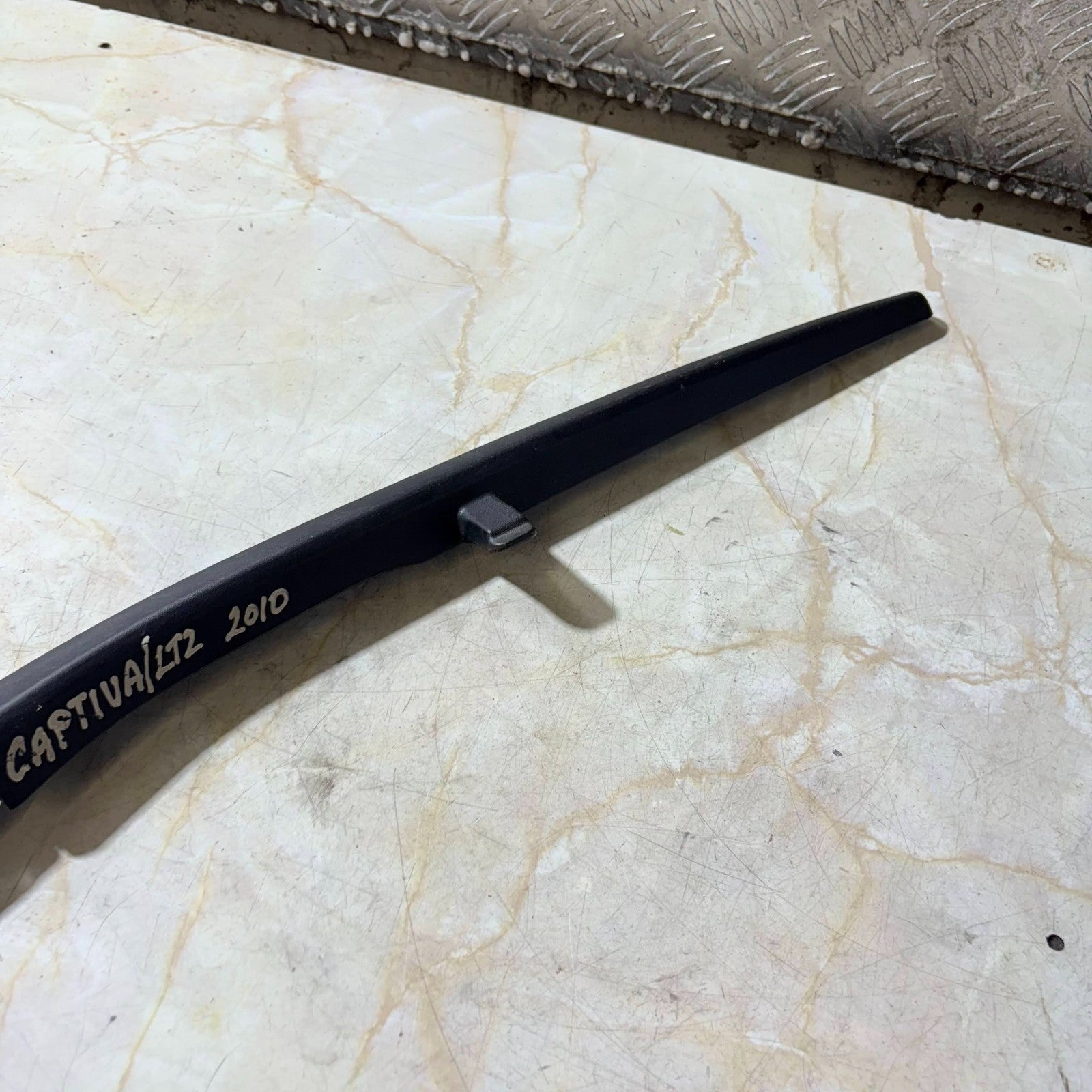 CHEVROLET CAPTIVA 2010 WIPER ARM