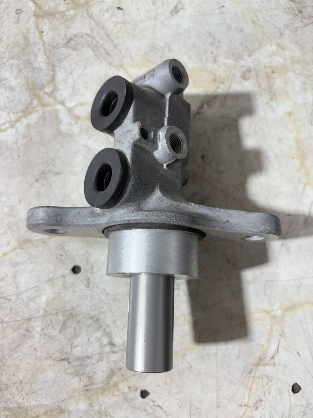 Fiat Panda 2012 Brake master cylinder