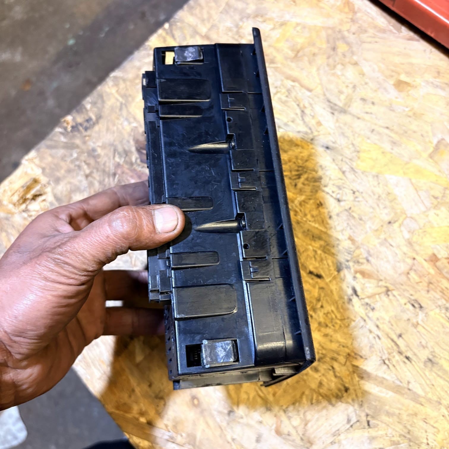 AUDI A4 B7 CLIMATE CONTROL UNIT 8E0820043B 2002