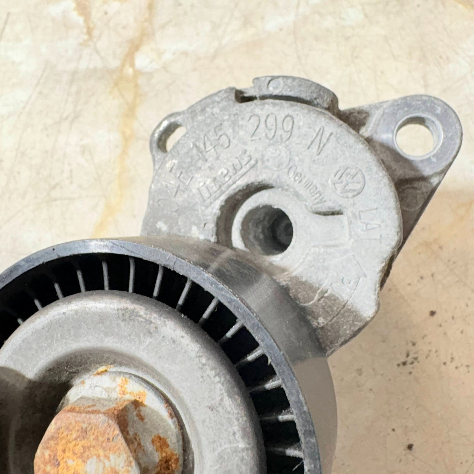 Skoda Fabia MK3 NJ3/NJ5 2014-2021 1.2 TSI Aux Belt Tensioner 04E145299N