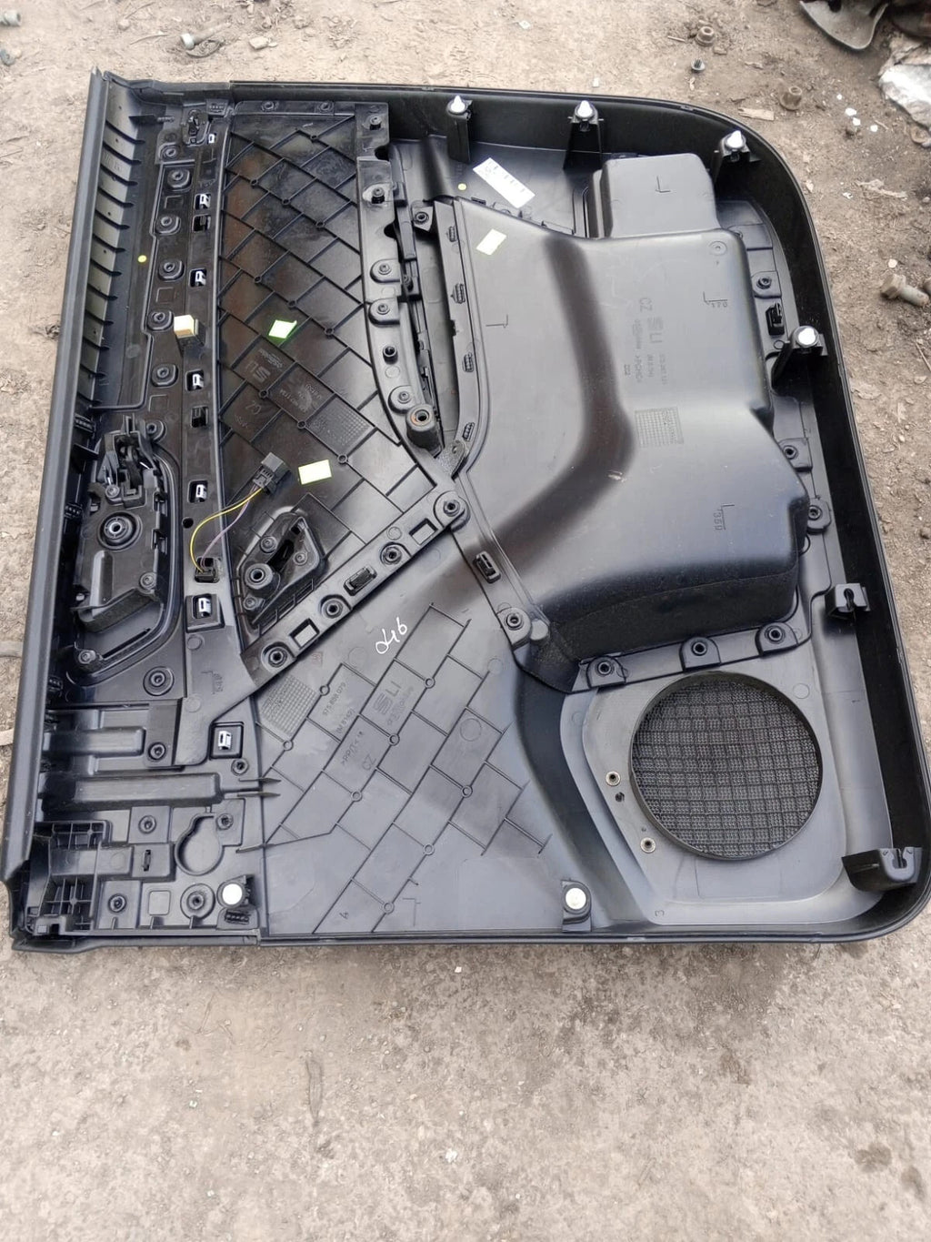 2024 SEAT ATECA FR DSG SE376 1.5 ECOTSI MK1 5DRS HATCH FRONT LEFT SIDE DOOR CARD
